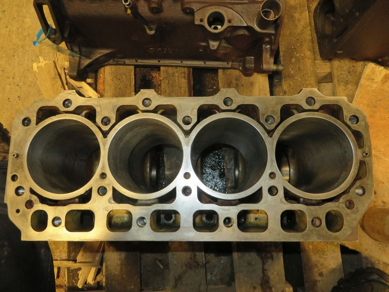 Komatsu 4D106T Yanmar 4TNE106T Engine Cylinder Block