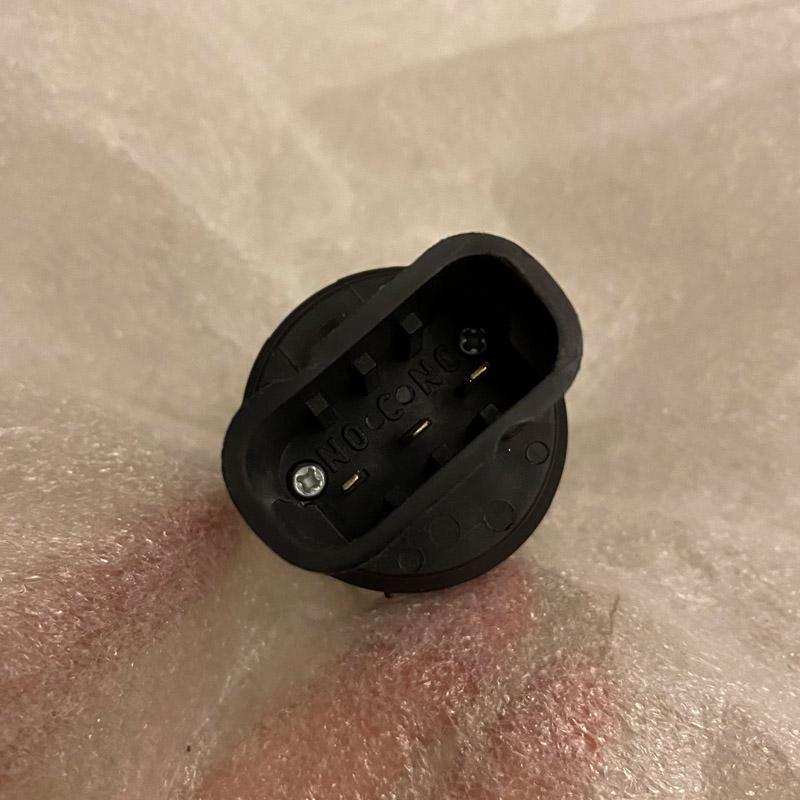 Oil Pressure Switch Sensor 6670705 for Bobcat Skid Steer Loader 751 753 763 773